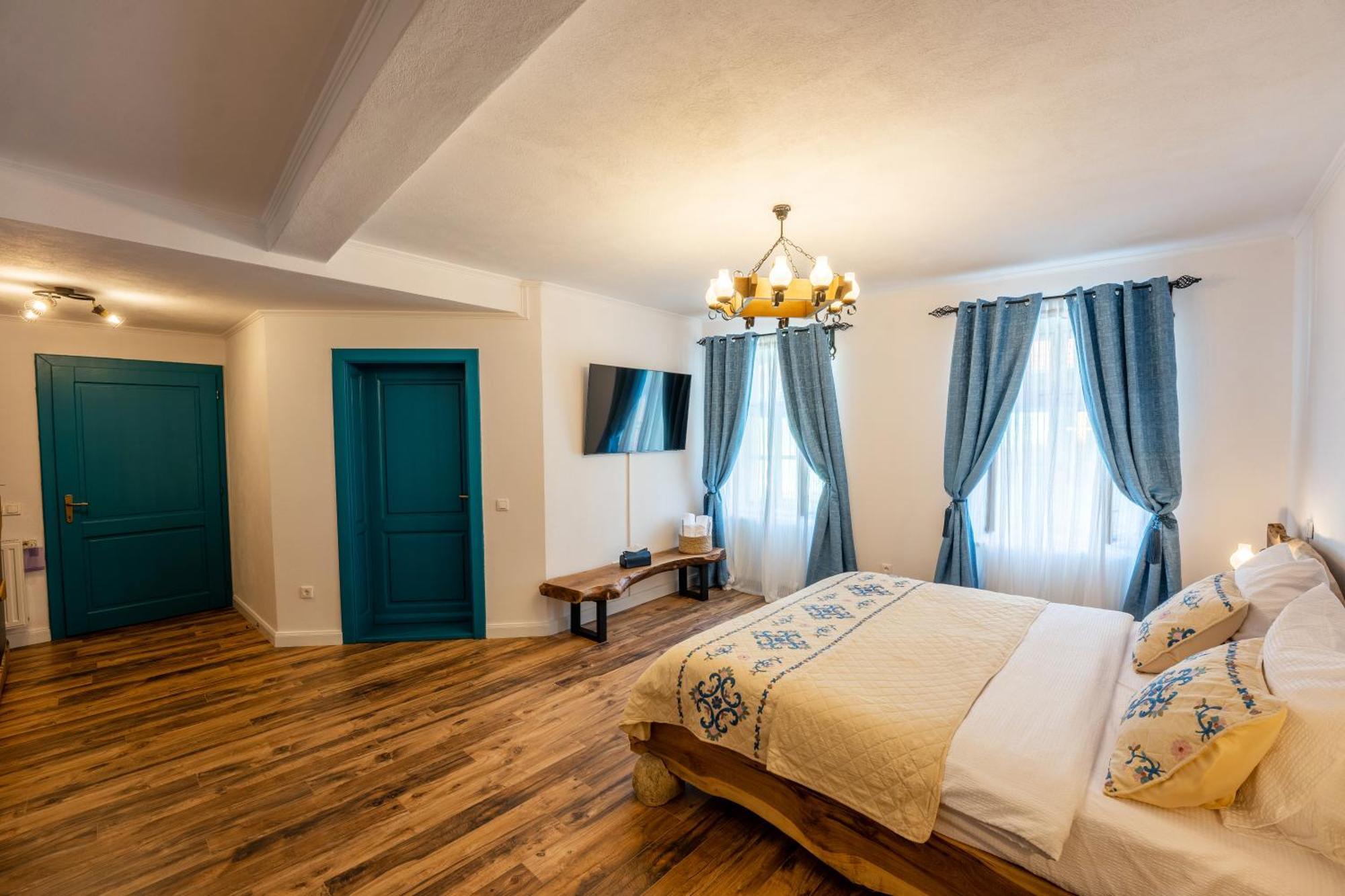 Blue House Citadel Elite Sighisoara Apartment Exterior photo